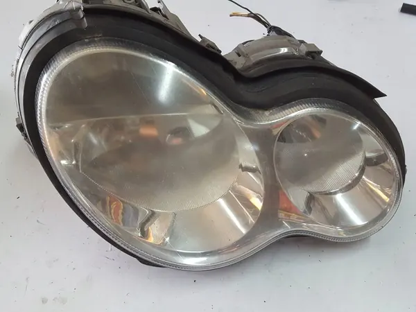 RECHTER KOPLAMP MERCEDES C-KLASSE W203 00-04 A2038203461 image 2
