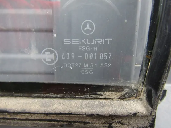 Mercedes W124 Limousine rechte Hintertürscheibe + Dichtung image 9