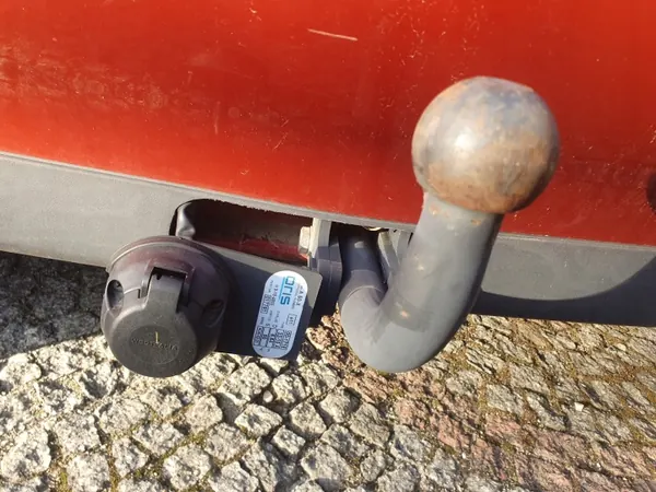 OEM Peräkärkikoukku VW Polo 6N1 Farmari 2000 - Käytetty image 3