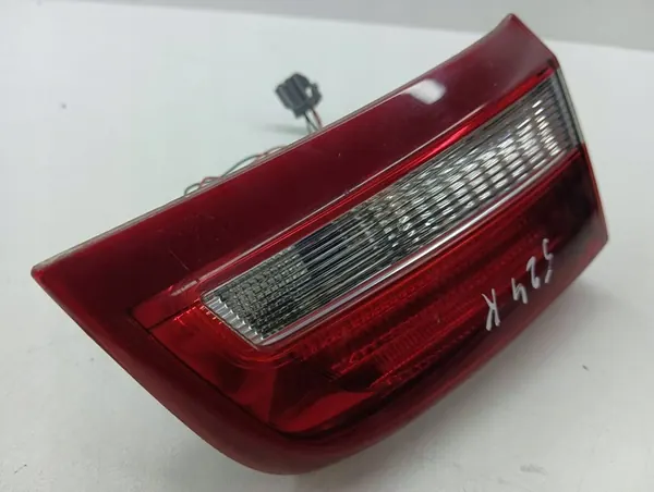 Volvo S60 2012 Luz trasera de maletero izquierda image 3