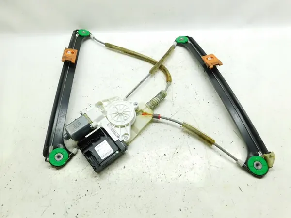 Motor do elevador de vidro dianteiro direito - Audi A3 8P 5d image 3