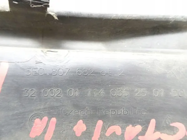 Griglia Alogena Destra Anteriore Skoda Octavia III image 6