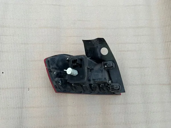 Luz trasera LED derecha VW Passat B8 Kombi image 2