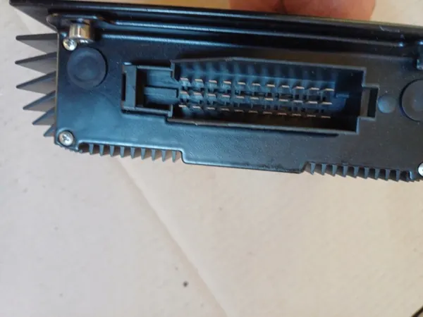 Mercedes Tonsignal-Verstärker OEM 4040140012 image 3