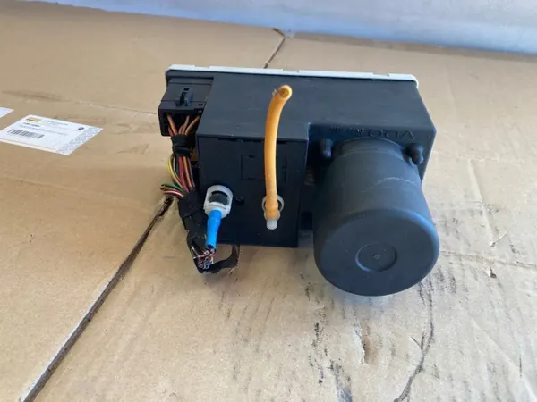 Audi A3 8L centrale vergrendelpomp OEM 8L0862257A image 3