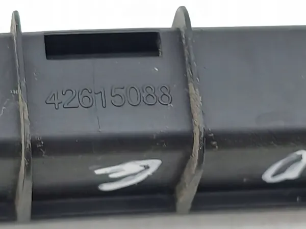 Guide de vitre Chevrolet Trax 2019 OEM 42615088 image 6