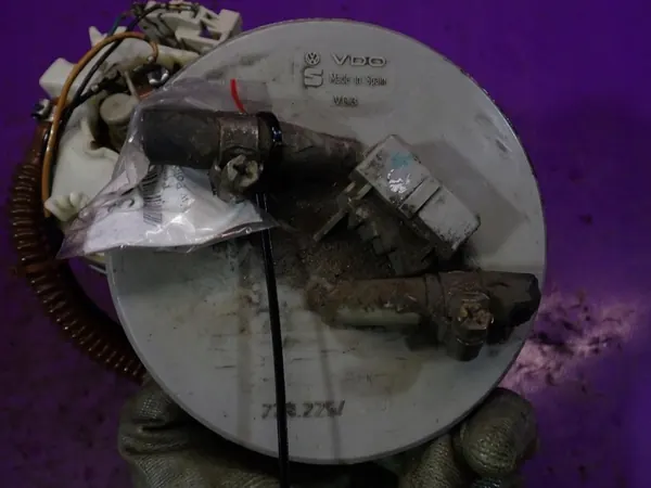 VW POLO III 6N 94-01 Brandstofpomp 6N0919051K 4 Pin image 3