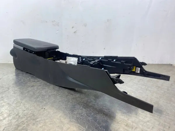 Kia Stinger console armsteun OEM FOB43783 - Gebruikt image 2