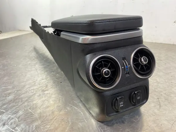Kia Stinger console armsteun OEM FOB43783 - Gebruikt image 3