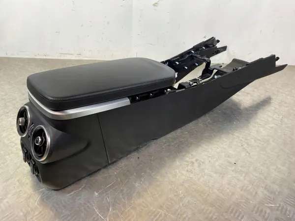 Kia Stinger console armsteun OEM FOB43783 - Gebruikt image 7