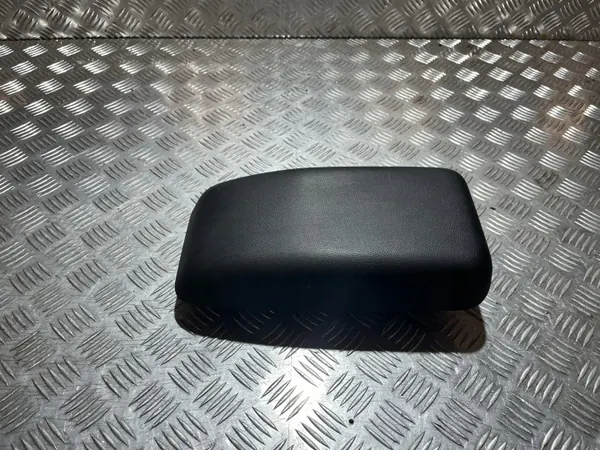 OEM PU24535 Nahka-kyynärnoja Nissan Townstarille image 3