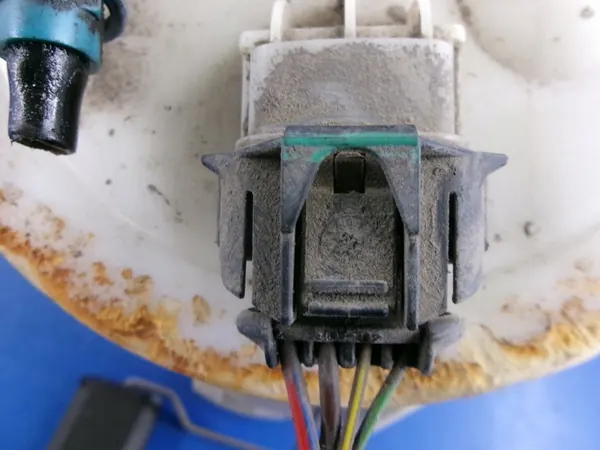 OPEL ASTRA H 1.4 16V Polttoainepumppu Tason Anturi 13119487DK image 7