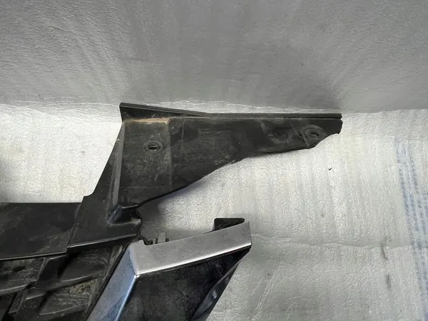 Nissan Juke I Lift Bumper Grill 62070-BV80A / 62072-BV80A image 3