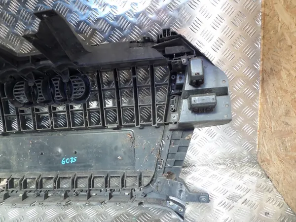 Marco de Rejilla Cromado Audi Q3 11-15 8U0853651H image 8