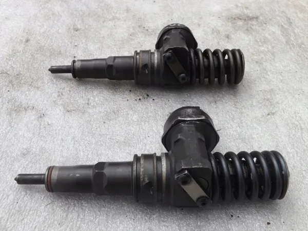 Inyector Bosch 038130073AL para VW Passat B5 1.9TDI image 3