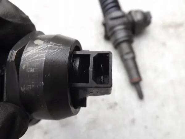 Inyector Bosch 038130073AL para VW Passat B5 1.9TDI image 9