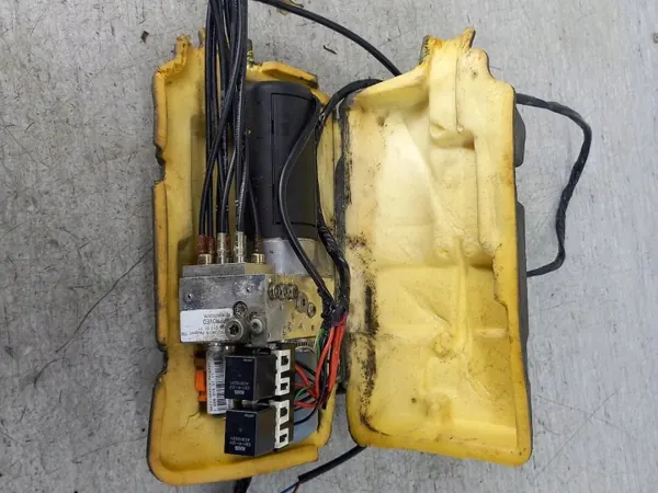 Pompe de toit OEM 10562130111 pour Peugeot 307 CC FL image 2
