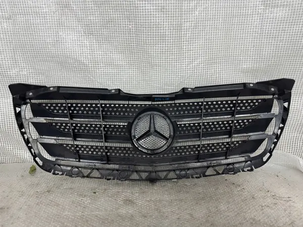 LIFTGRILL MERCEDES SPRINTER W906 image 2