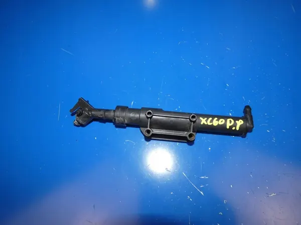 VOLVO XC60 I Right Front Washer Nozzle image 2