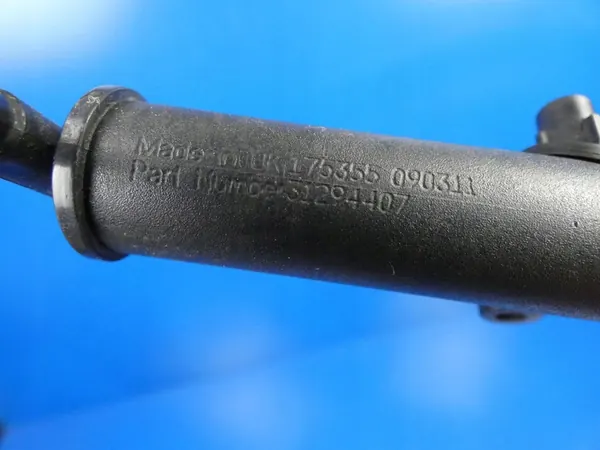 VOLVO XC60 I Right Front Washer Nozzle image 3