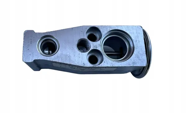 Válvula de expansão AC MG ZS OEM WQT85070 - Usado image 2