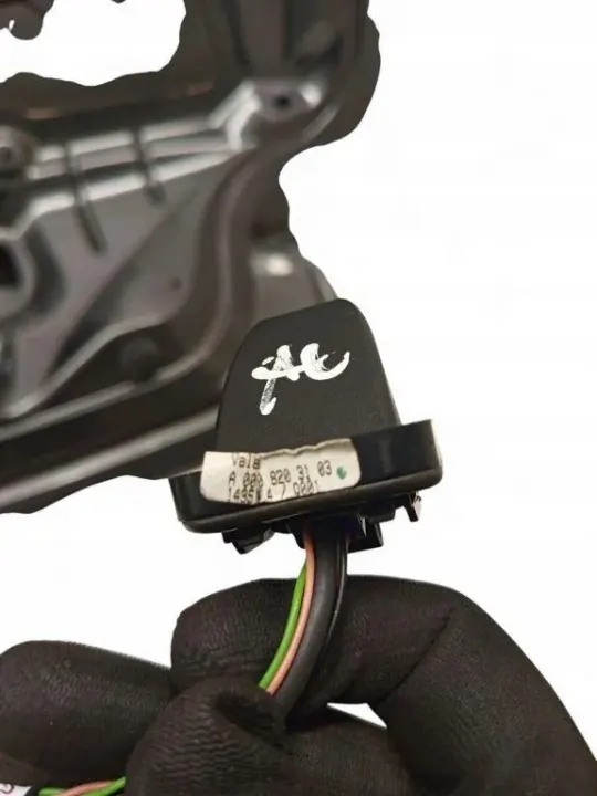 Caméra de recul Mercedes-Benz CLS C218 OEM A2189058101 image 3