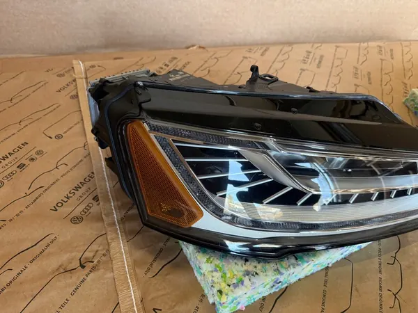 AUDI A8 D4 MATRIX LAMPE RECHTS ORIGINAL 4H0941034 image 3