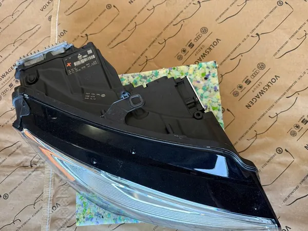 AUDI A8 D4 MATRIX LAMPE RECHTS ORIGINAL 4H0941034 image 4