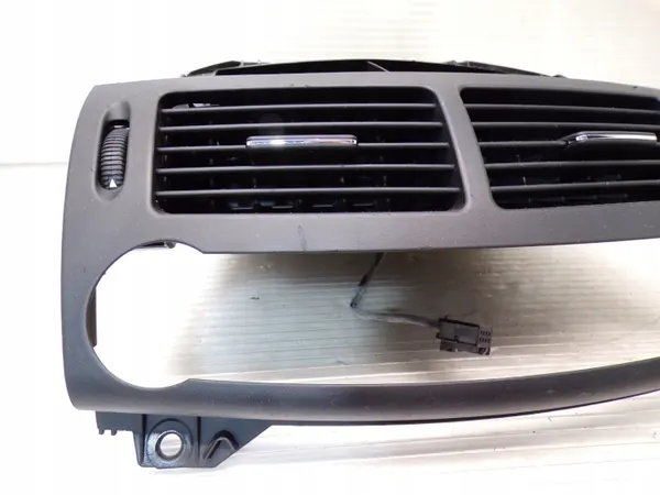 Mercedes W211 Lift midden luchtrooster OEM 2118301954 image 3