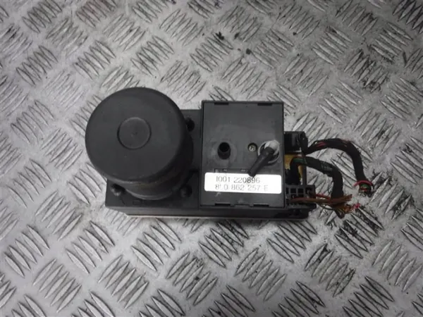 Bomba de bloqueio central OEM 8L0862257E para Audi A3 8L image 2