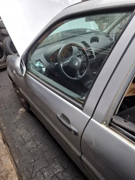 Vitre latérale gauche avant VW OEM 827262662 Polo 9N image 2