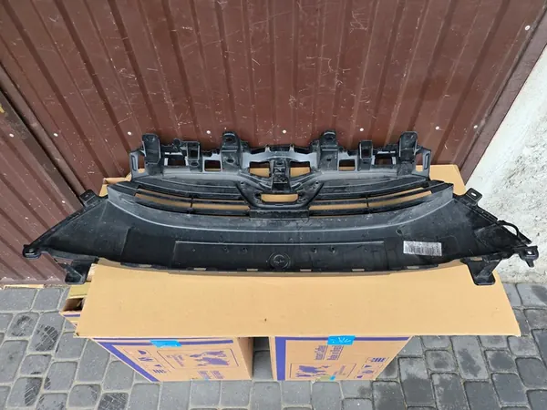 Toyota Yaris IV Grille 2020 OEM 53101-0DB60 image 4