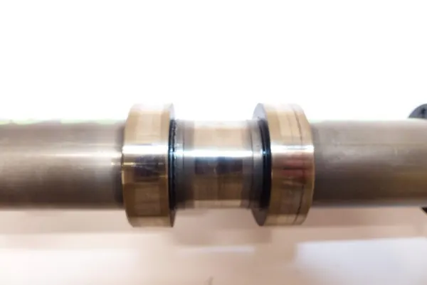 Volvo V60 I S60 II V70 III XC60 Eje de levas de escape OEM image 8