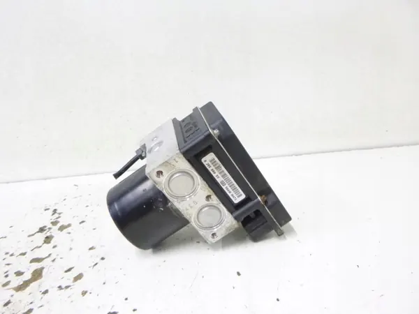 Bomba ABS OEM 0265800511 para VW Polo - Usado image 4