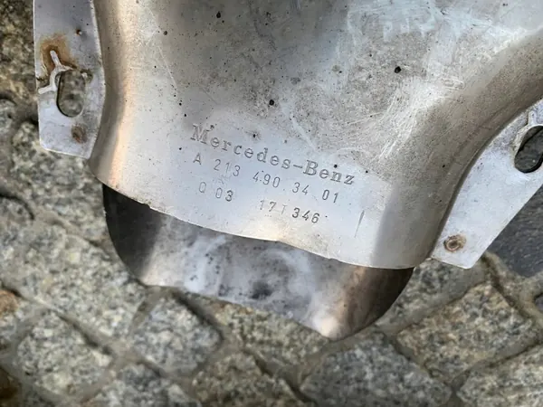 Punta Silenciador Mercedes OEM 2134903301/3401 Usado image 5