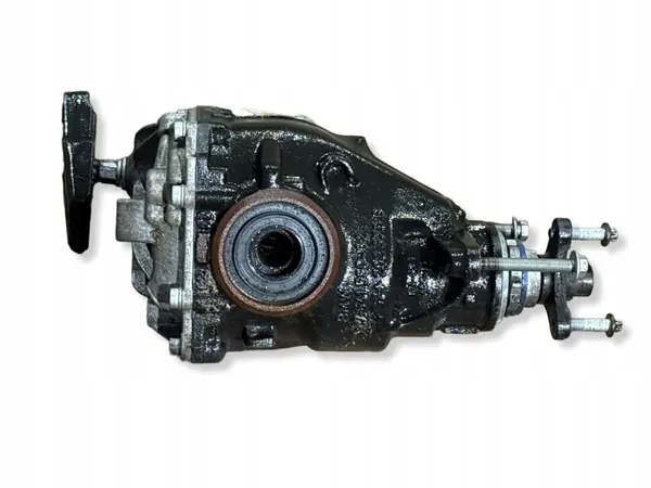 BMW Bakaxelns differential OEM 7603748 för 4-serien image 8