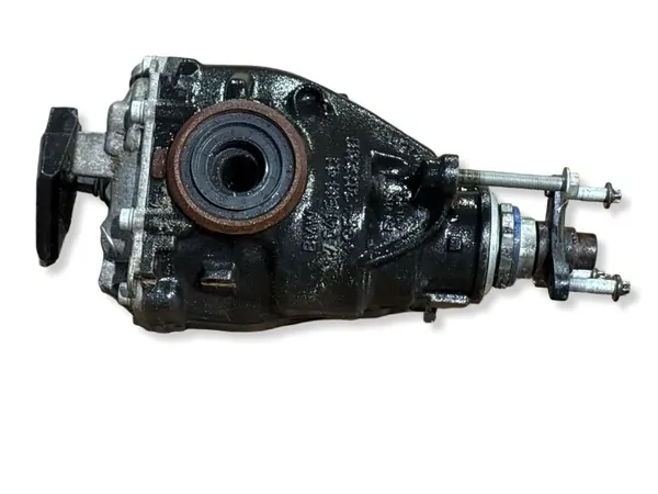 BMW Bakaxelns differential OEM 7603748 för 4-serien image 9