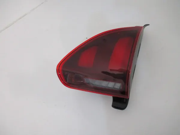 PEUGEOT 2008 LIFT Lámpara de Maletero Derecha image 3