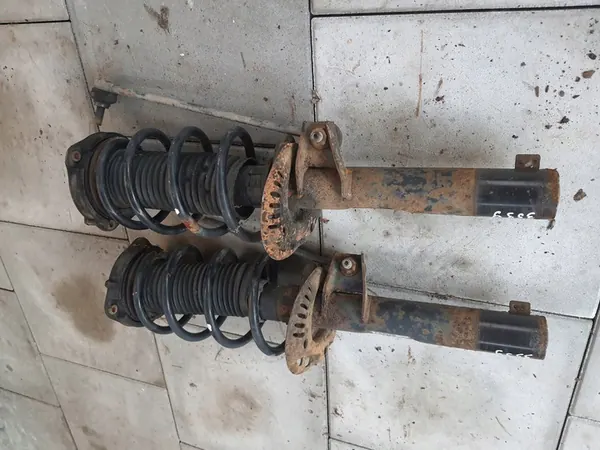 AUDI A3 8P 1.6 Ammortizzatore Anteriore Sinistro 1K0413031AS image 5