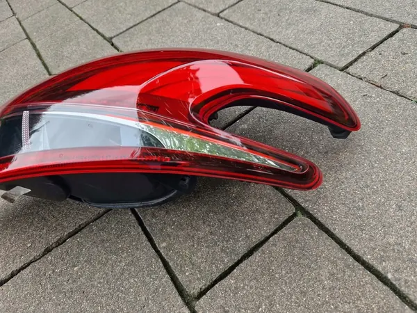 PEUGEOT 208 I LIFT Lámpara Trasera Derecha 9810430580 image 5