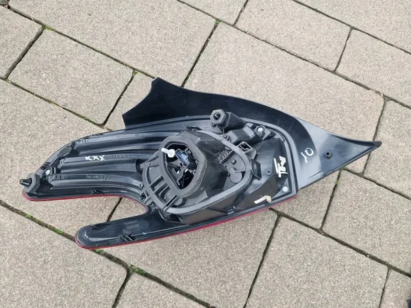 PEUGEOT 208 I LIFT Lámpara Trasera Derecha 9810430580 image 9