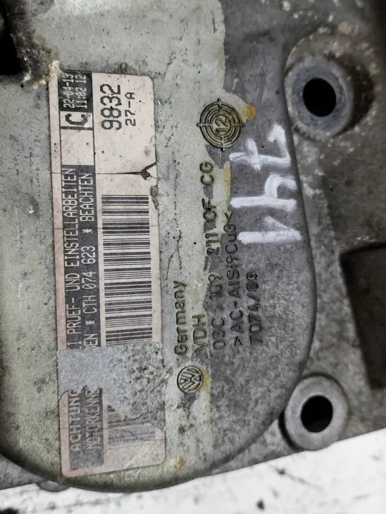 Jakoketjun kansi OEM 03C109211CF VW Passat B7 image 3