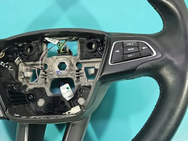 Volante Ford Kuga Mk2 II 13-19 image 2