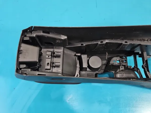 Accoudoir tunnel OEM 96775883 pour Peugeot 308 II image 6