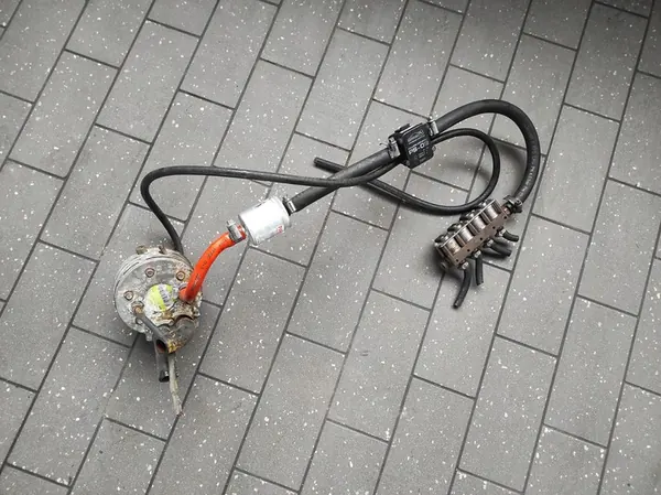 Rampe d'injecteur de gaz Mazda 6 image 1