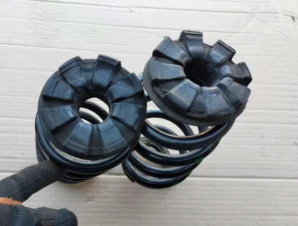 Renault Captur Taka-akselin Jouset OEM CAPTUR SPRĘŻYNY 2 image 4