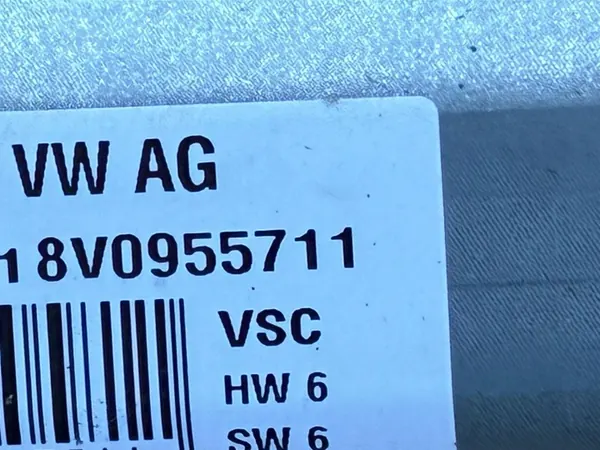 Audi A3 8V achterruitenwissermotor OEM 8V0955711 image 3