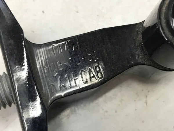 Charnière Porte Arrière Droite Supérieure BMW X1 U11 2023 OEM 5A1FCA8 image 5