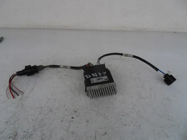 Module de Contrôle de Ventilateur AUDI A4 B8 2007-2011 OEM image 1