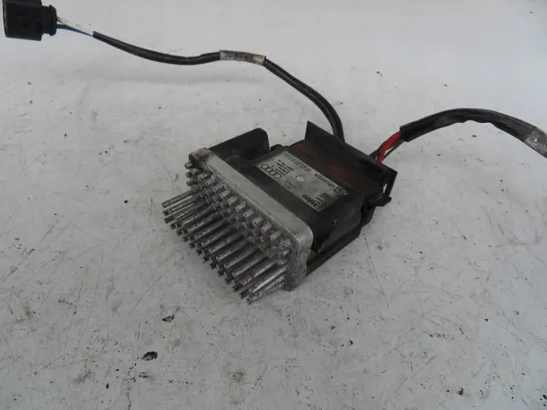 Module de Contrôle de Ventilateur AUDI A4 B8 2007-2011 OEM image 2